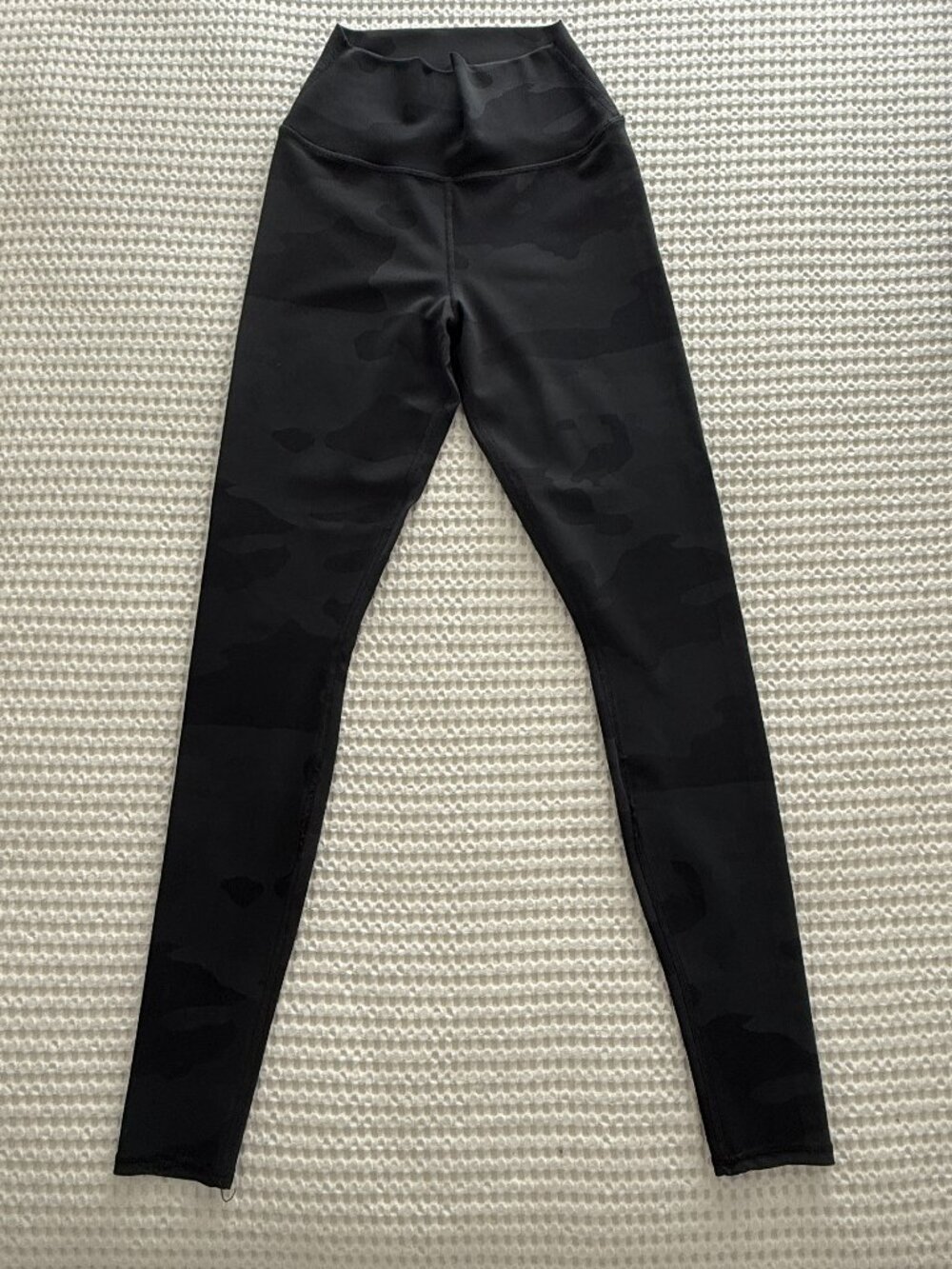 ALO Yoga High Waist Vapor Leggings Black Camo Size XS